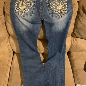 SOLD!!!!! Miss Me JP6183BD 29x30 **price dropped to get them gone***